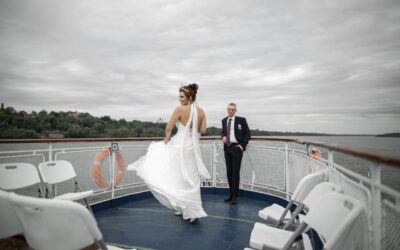 Tying the Knot at Sea: A Guide to Officiating Maritime Weddings and the Significance of Notarization